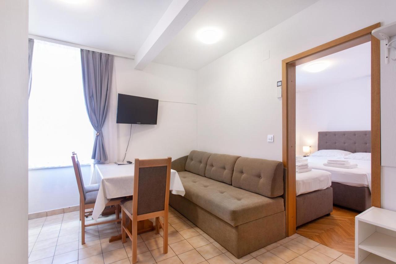 Apartmaji Pri Perotu อิซอลา ภายนอก รูปภาพ