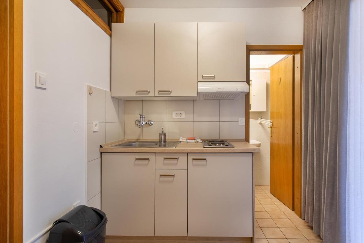 Apartmaji Pri Perotu อิซอลา ภายนอก รูปภาพ