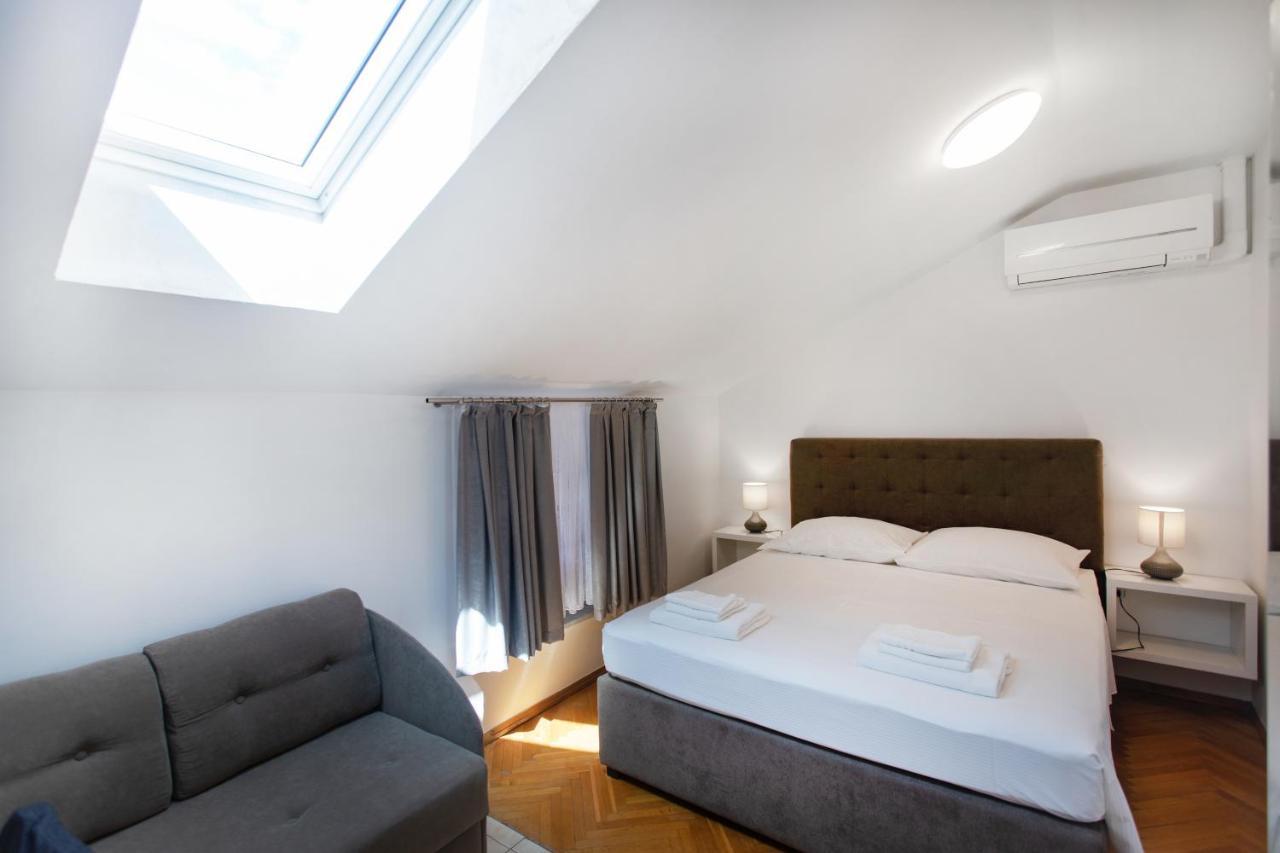 Apartmaji Pri Perotu อิซอลา ภายนอก รูปภาพ